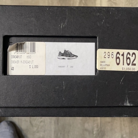 Men’s Designer Sneaker - Picture 4 of 4